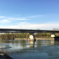 Il ponte che attraversa il fiume Po - foto archivio Libertà
