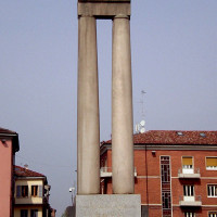 Il monumento alla lupa in Piazzale Roma