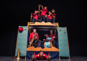 Compagnia Samovar in "Banda Storta Circus"