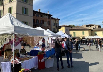 Mercatini di Curiosando a Castell'Arquato - 2025