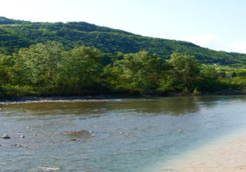 Il fiume Trebbia, Le Vie storiche del Sale e degli Abati e i Castelli: Storia e vita tra le colline e il Po